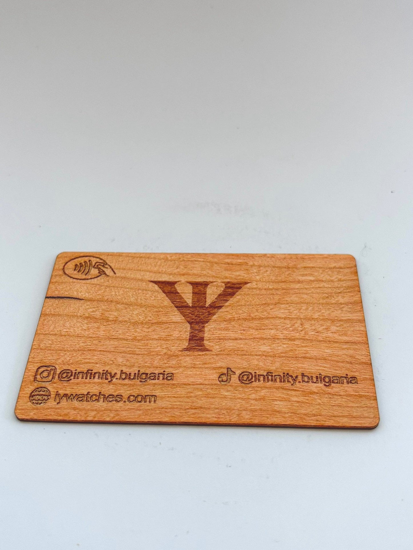 Дървена Бизнес Карта WoodLink - безконтактна NFC технология